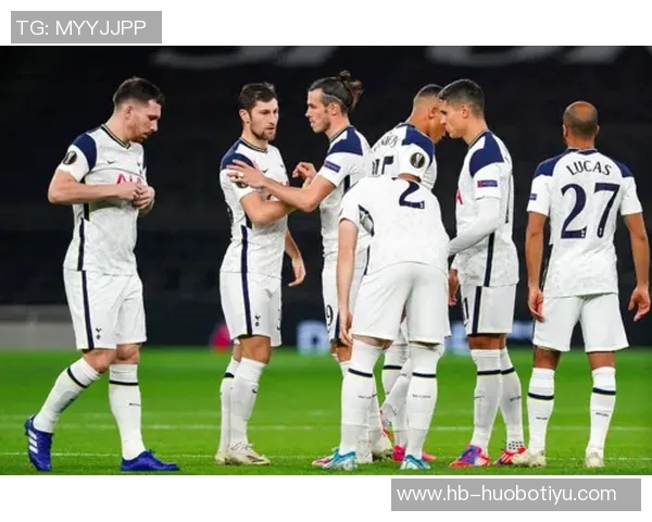 今日趣图:布鲁诺踢中卫真能行吗他的能力让人怀疑